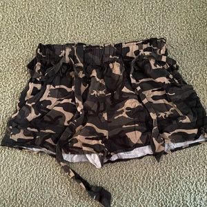 Shinestar camo shorts